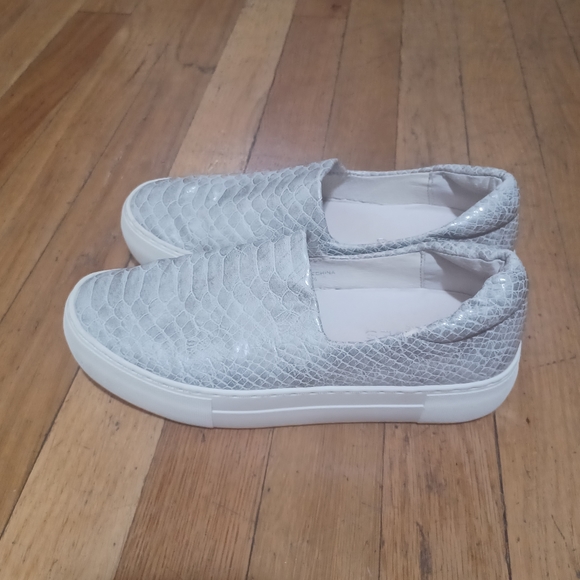 LIKE NEW J Slides Silver Snakeskin Shimmery Sneakers Womens Size 5.5 - Picture 3 of 15